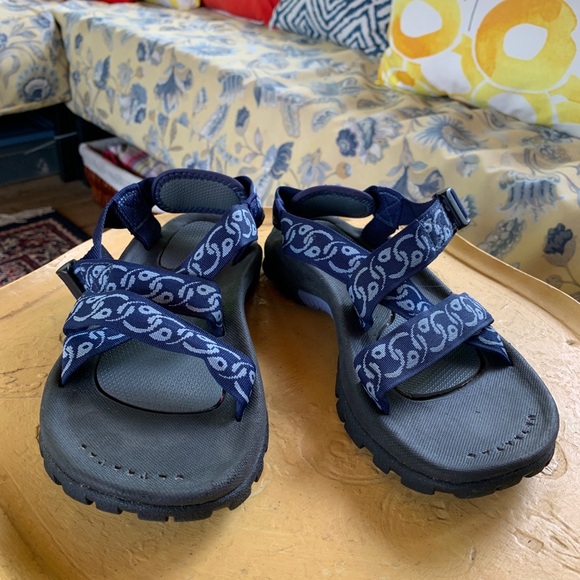 North Face Sandals 9 - Picture 2 of 10